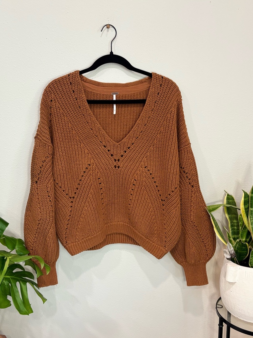Free People | All Day Long V-Neck Chunky Knit Sweater | Size Small